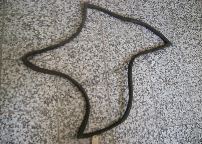 Levé boční těsnění skla kaniny - Zetor URI