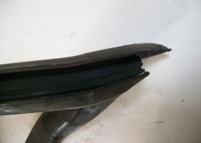 Levé boční těsnění skla kaniny - Zetor URI