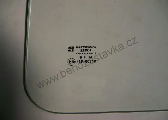 Sklo zadní spodní - Zetor URI