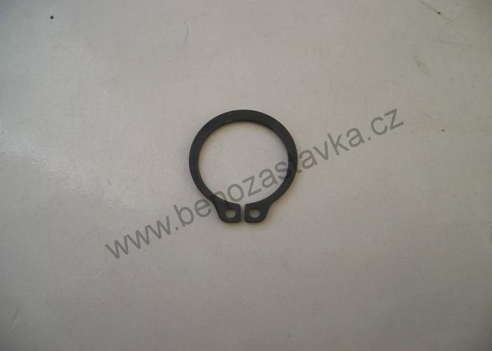 Pojistný kroužek pro hřídel 20 - Zetor