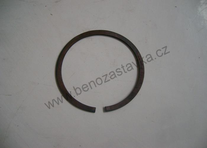 Pojistný kroužek plochý 62/1,60 - Zetor