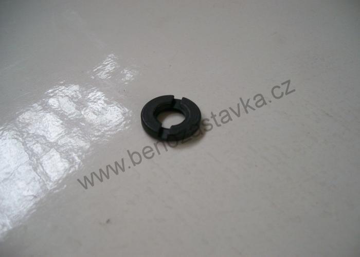 Přítažná matice - Zetor URII 