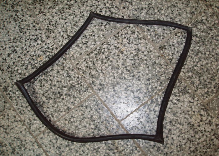 Těsnění levé spodní - Zetor URI