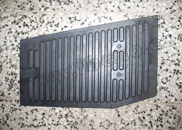 Gumová krytina pravá - Zetor URI