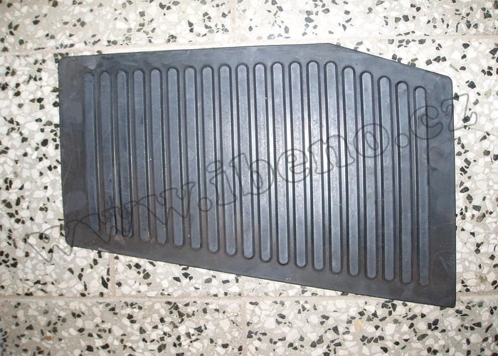 Gumová krytina levá - Zetor URI