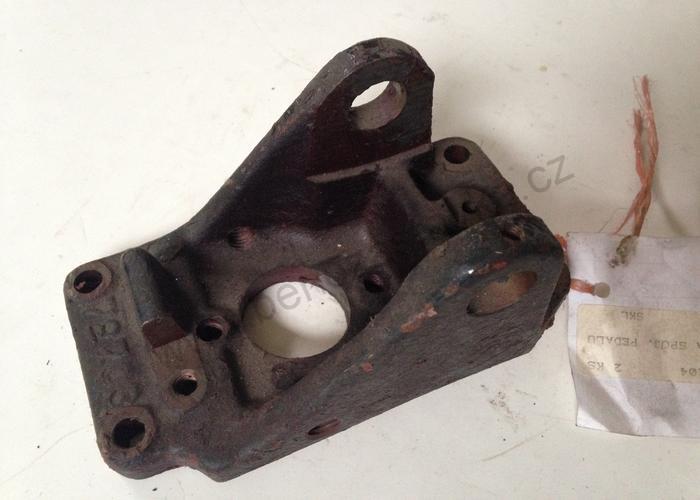 Konzola spojkového pedálu - Zetor URIII