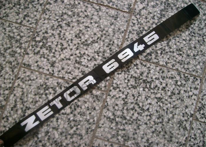 Nápis boční levý 6945 - Zetor URI