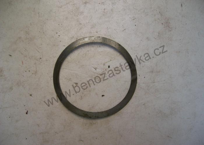 Distanční podložka - Zetor URII