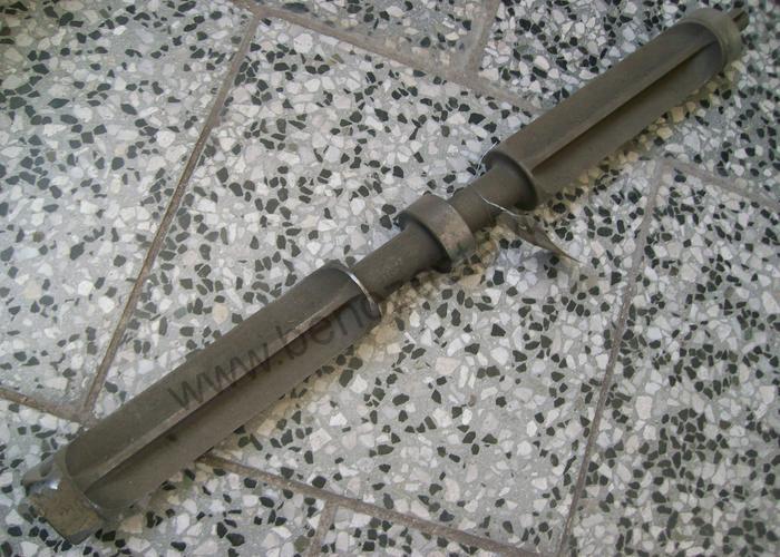 Vyvažovací hřídel pravý - Zetor URII