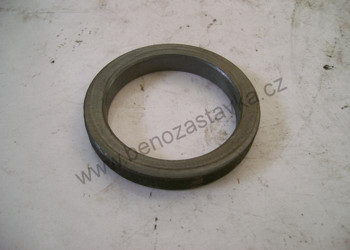 Distanční kroužek - Zetor URII