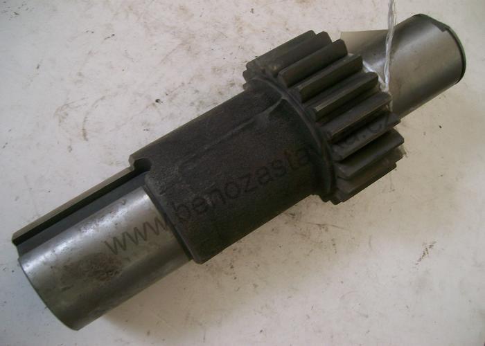 Předlohový hřídel redukce - Zetor URII