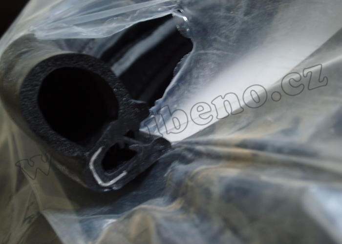 Okenní těsnění dveří horní - Zetor URI