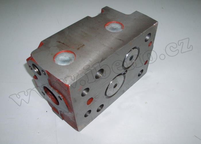 Kompletní hlava válce - Zetor 4911 5911 6911 až 7745