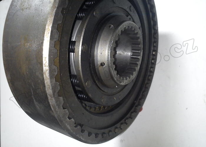 Úplný buben brzdy s pístem a lamelou - Zetor URII 