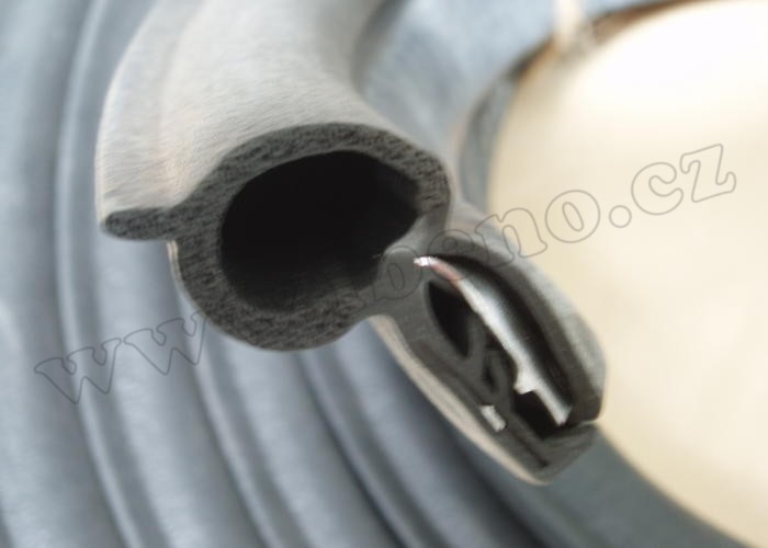 Těsnění mezi střechu a kabinu - Zetor 5011 až 7711
