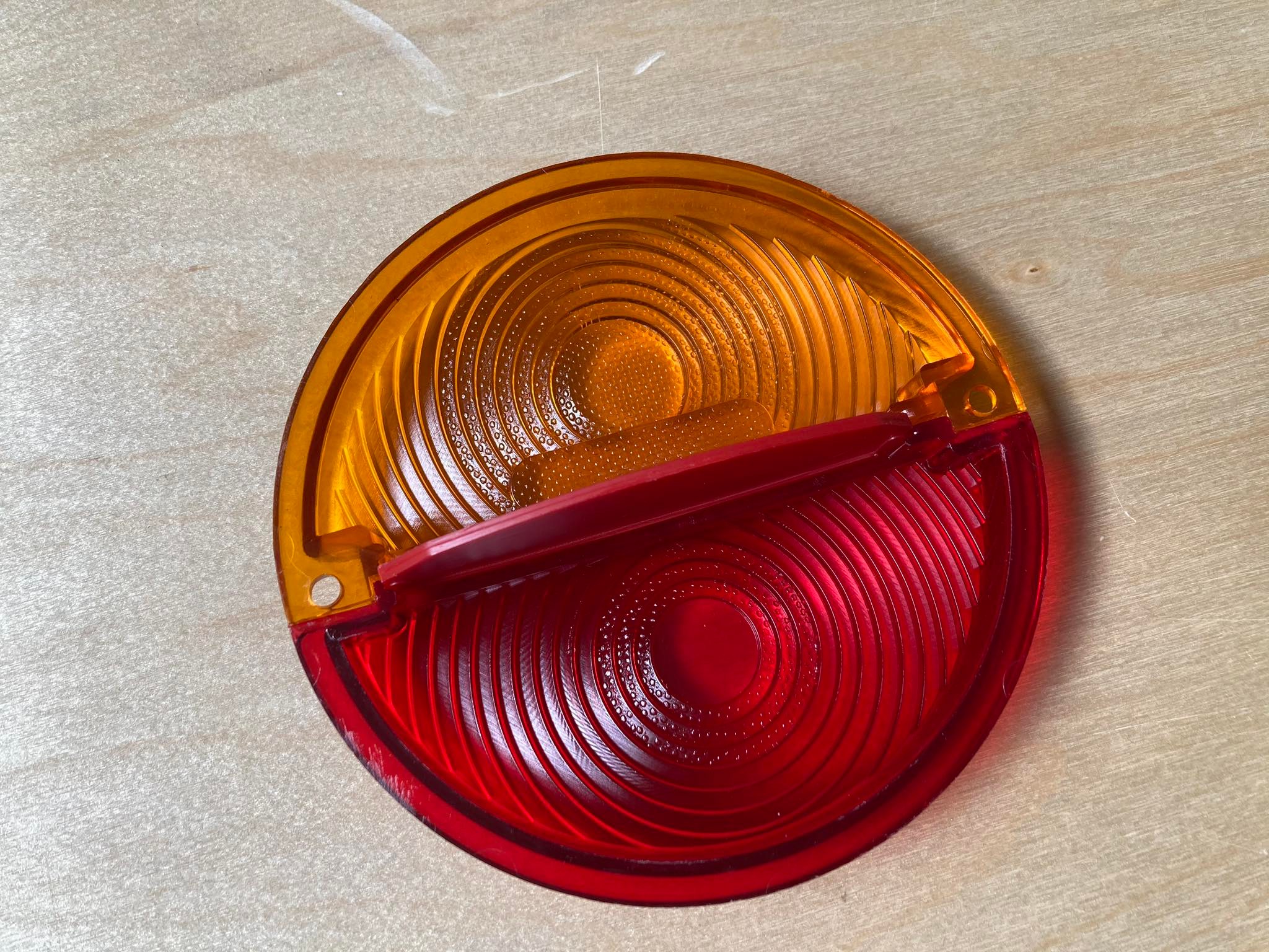 Kryt zadního světla dvoudílný - Zetor Super 50