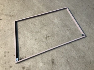 Pravý rám bočních skel - Zetor 25 A/K