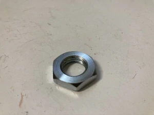 Pravá pojistná matice napínače - Zetor 25 A/K