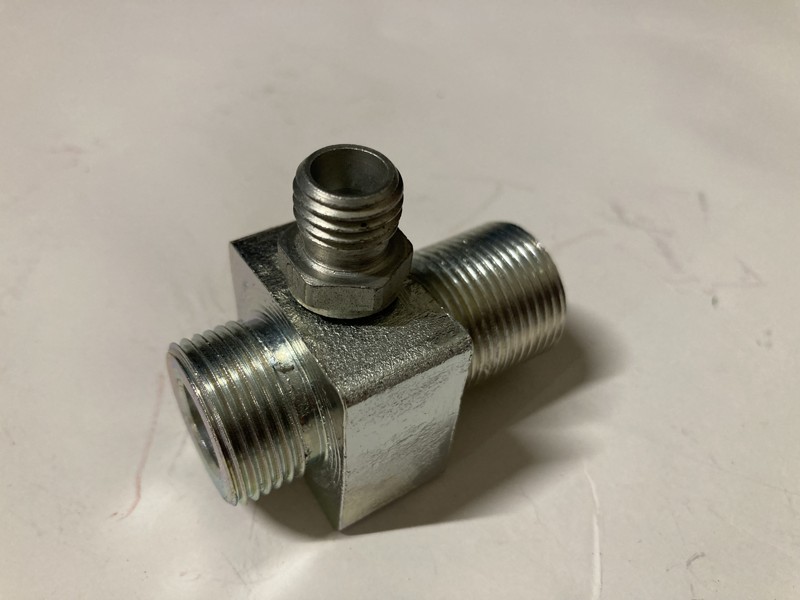 T-spojka C M22 x 1,5 pro tlakoměr vzduchu - Zetor Super 50