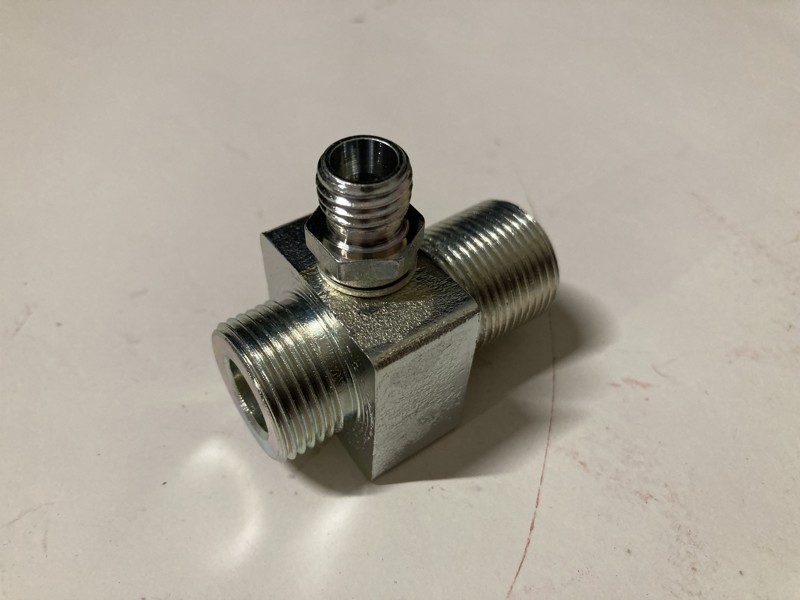 T-spojka  M22x1,5 pro tlakoměr vzduchu - Zetor 25 A/K