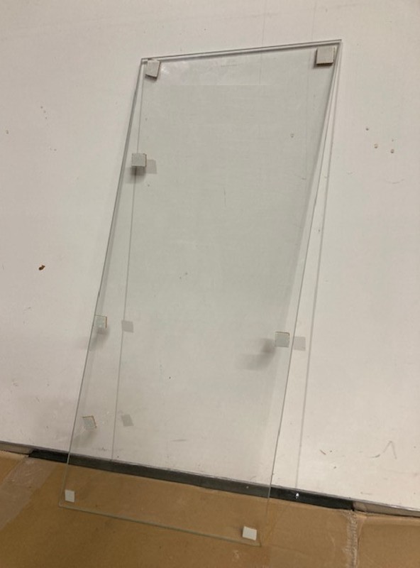 Pravé bezpečnostní čelní sklo kabiny šikmé (kalené) - Zetor 25 A/K