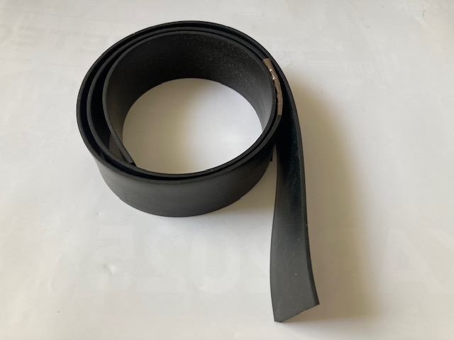 Těsnění kabiny pás kabina /nádrž - Zetor URI