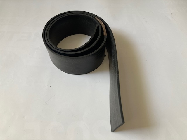 Těsnění kabiny /blatníku levá strana - Zetor URI