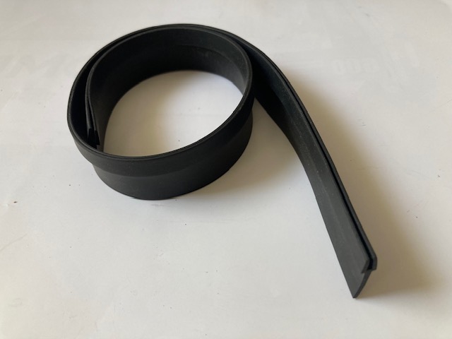 Těsnění kabiny /štítu oblouk - Zetor URI