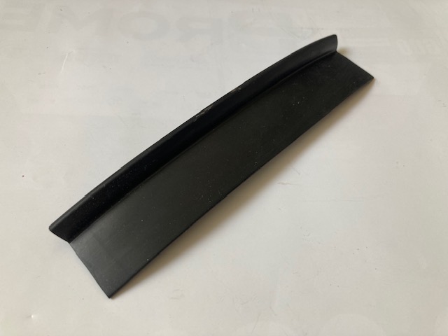 Těsnění kabiny /štítu pravá + levá strana - Zetor URI