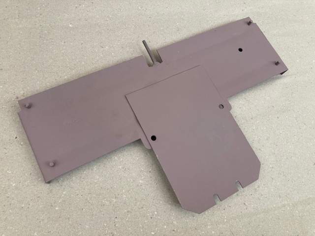 Držák bočnice - Zetor URI