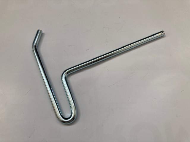 Pojistný hák kapoty motoru - úprava STS za sací potrubí - Zetor 25 A/K