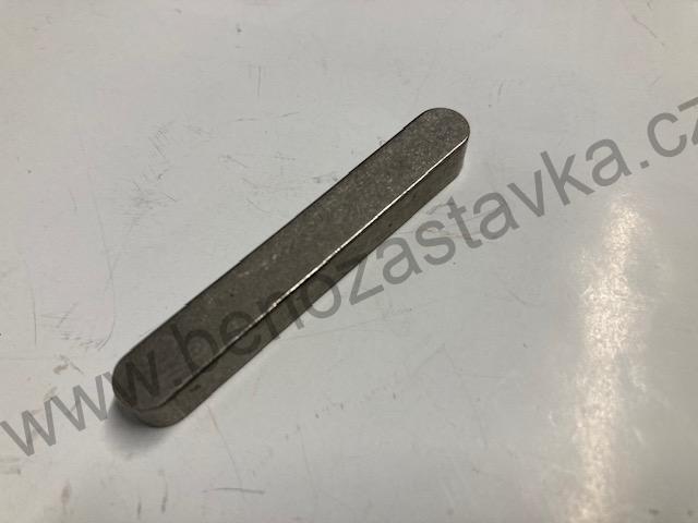 Pero řemenice klikového hřídele - Zetor Super 50