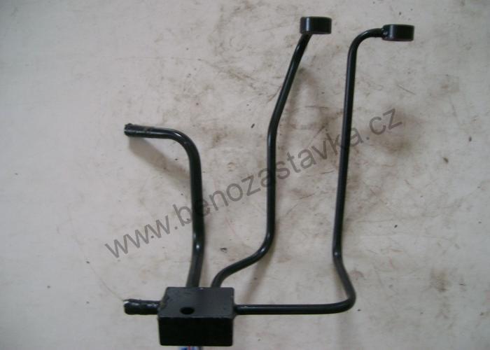 Přívod k hlavním válcům - Zetor URIII