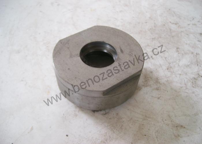 Stavěcí matice - Zetor URIII