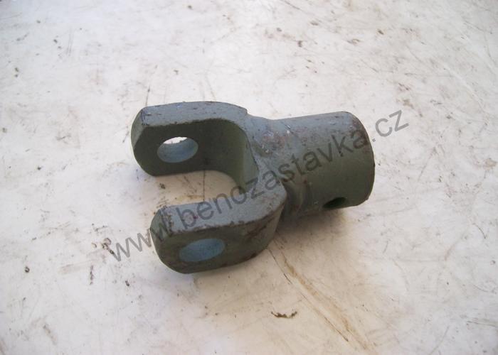 Vidlice zvedacího táhla z kabiny - Zetor URIII