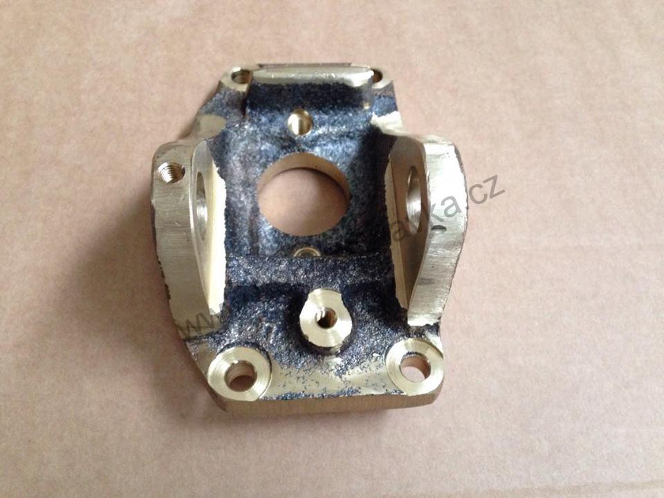 Konzola pedálu spojky - Zetor URI