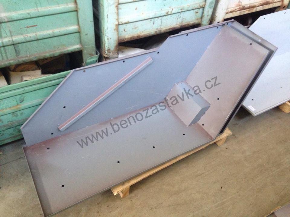 Levý zadní blatník s kapsou pro sedadlo spolujezdce - Zetor 5611 až 6911