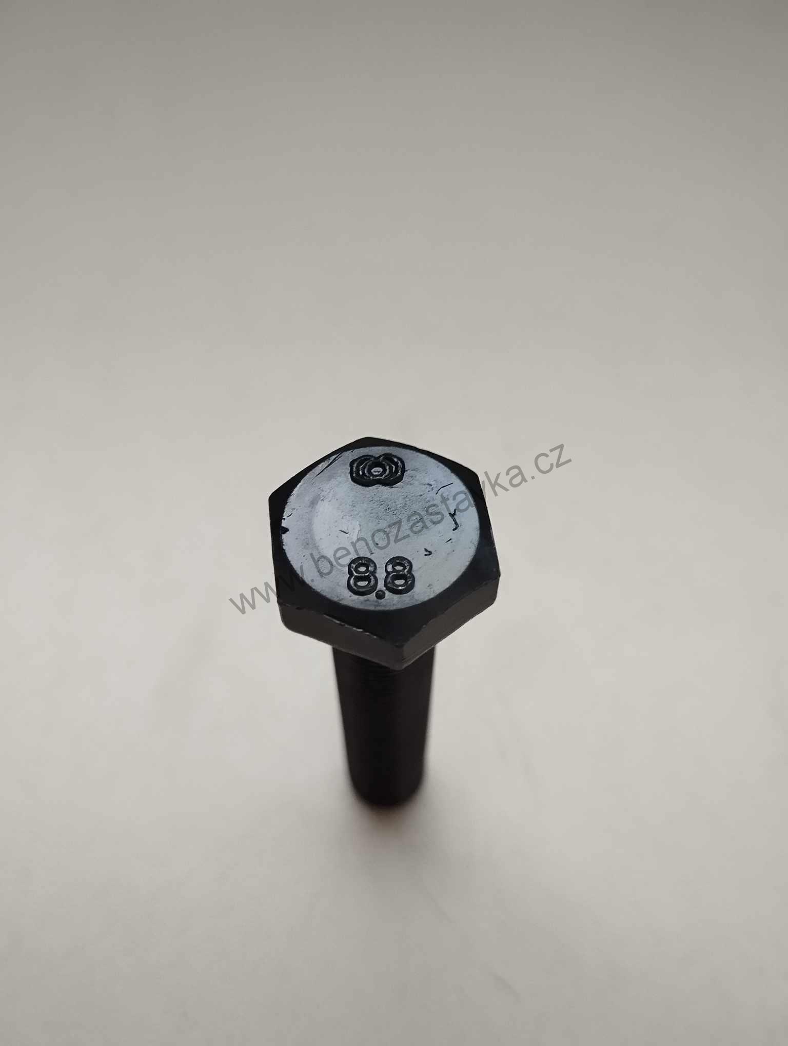 Šroub M10x1x50 šestihran jemný závit