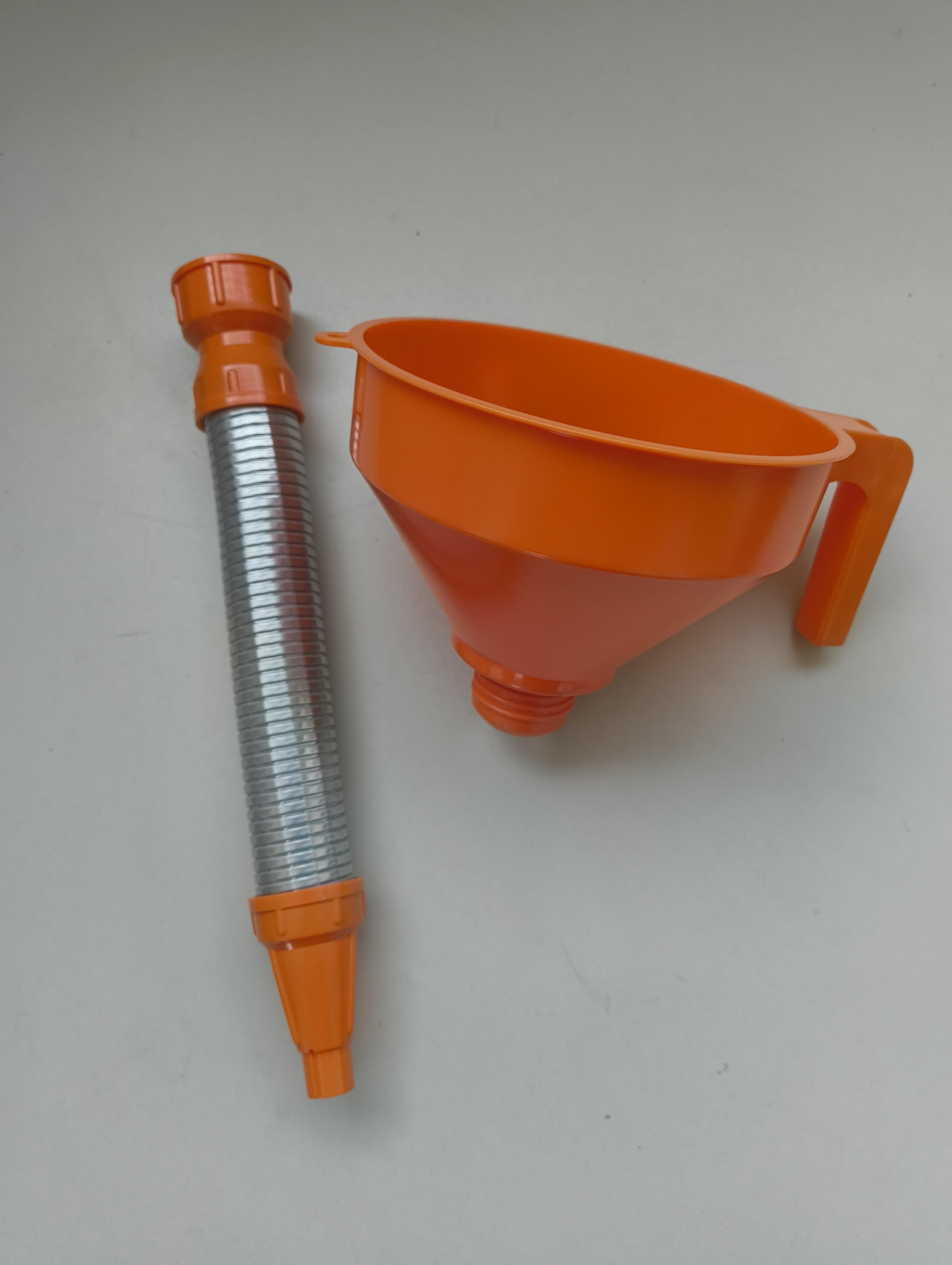 Trychtýř, nálevka 160 mm, ohebná výtoková trubice