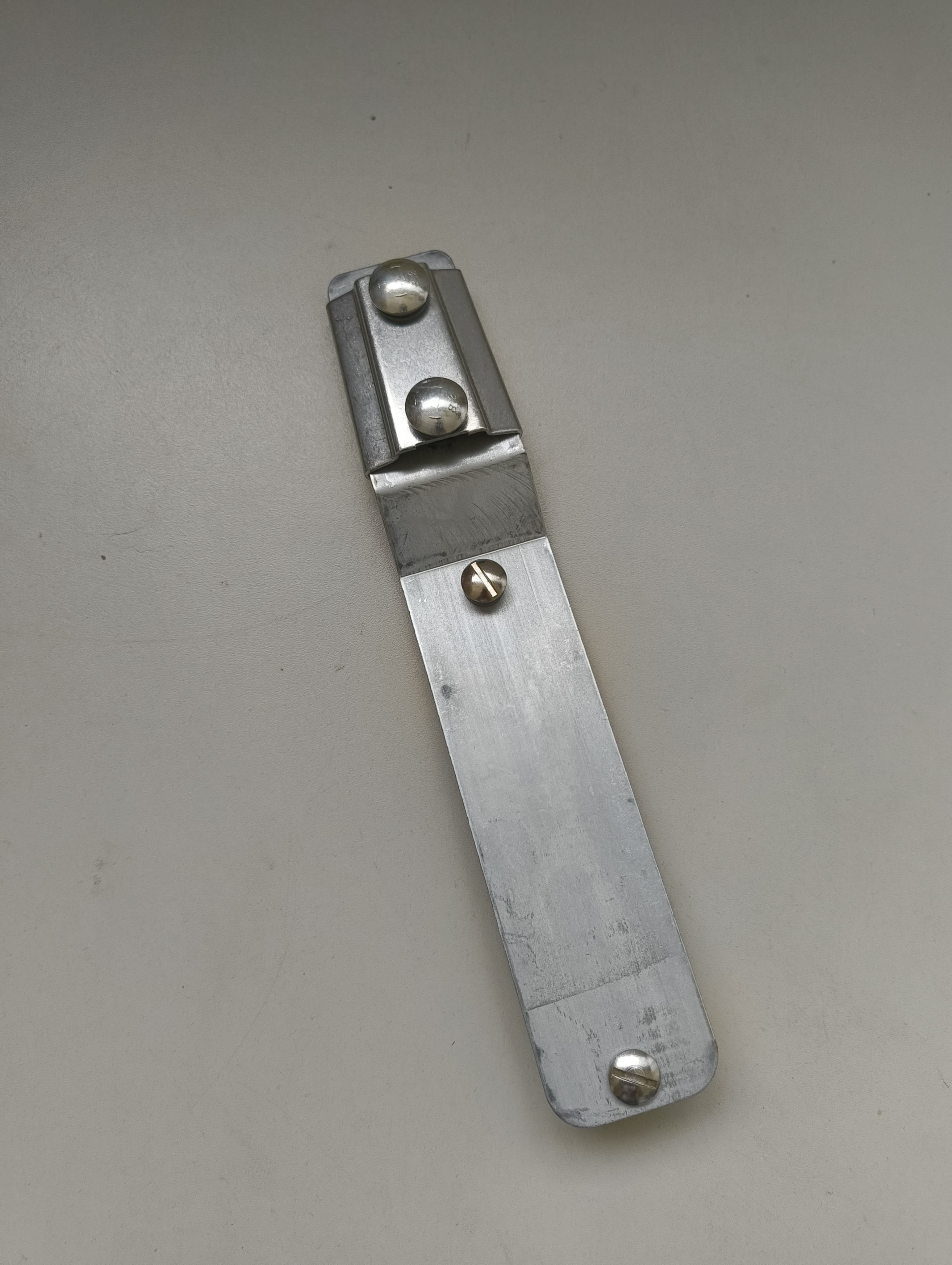 Montážní sada k výstražnému trojúhelníku