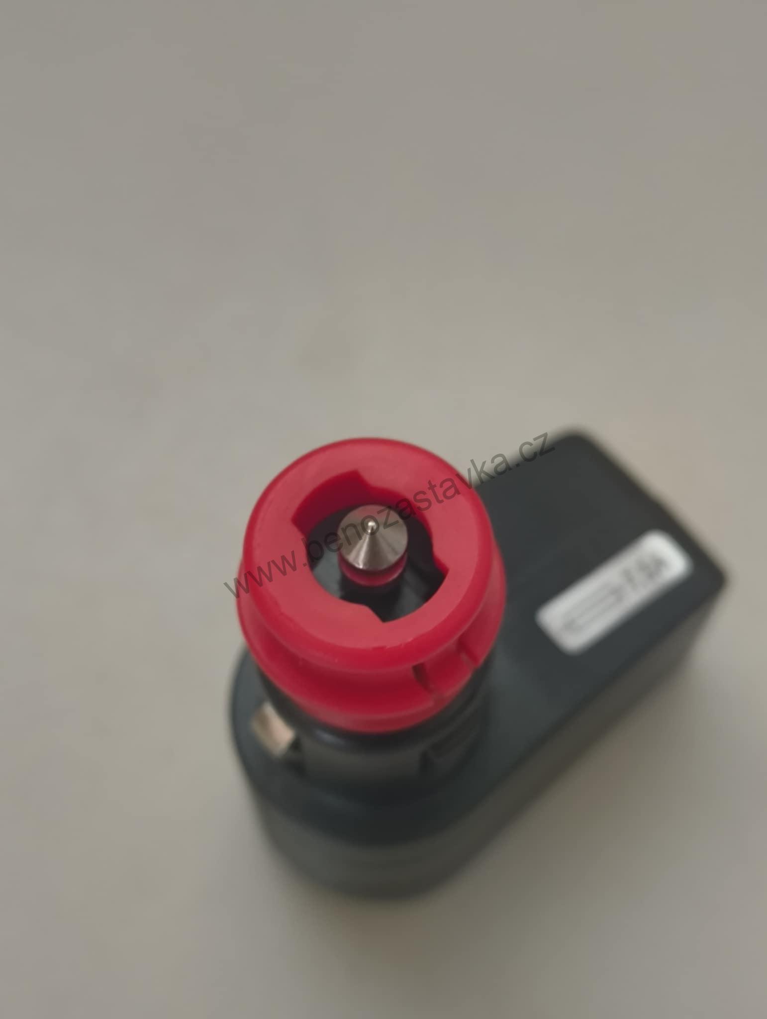 Zahnutá zástrčka 7,5A / 12/24V