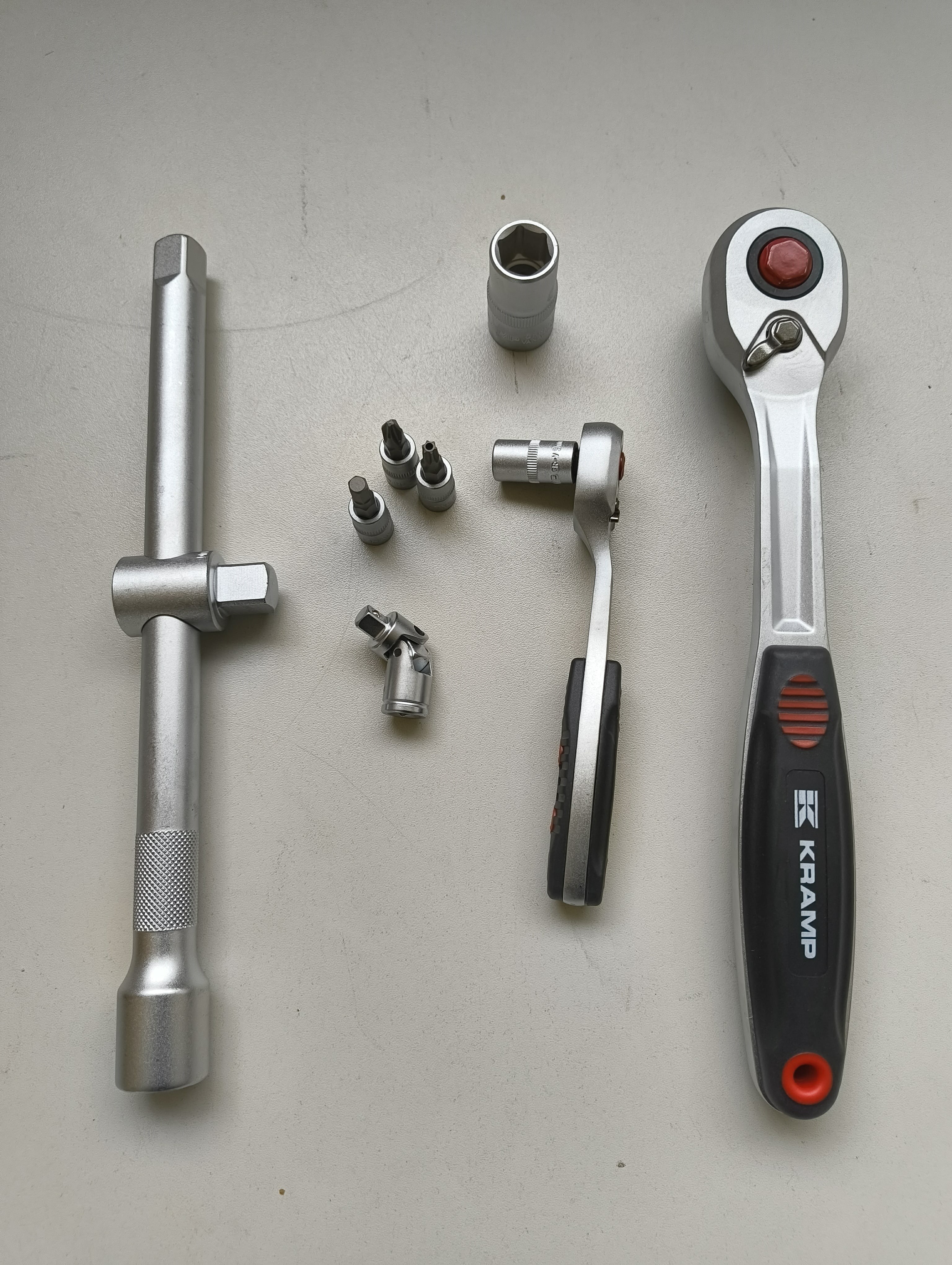 Sada gola 1/4" + 1/2", 65ks