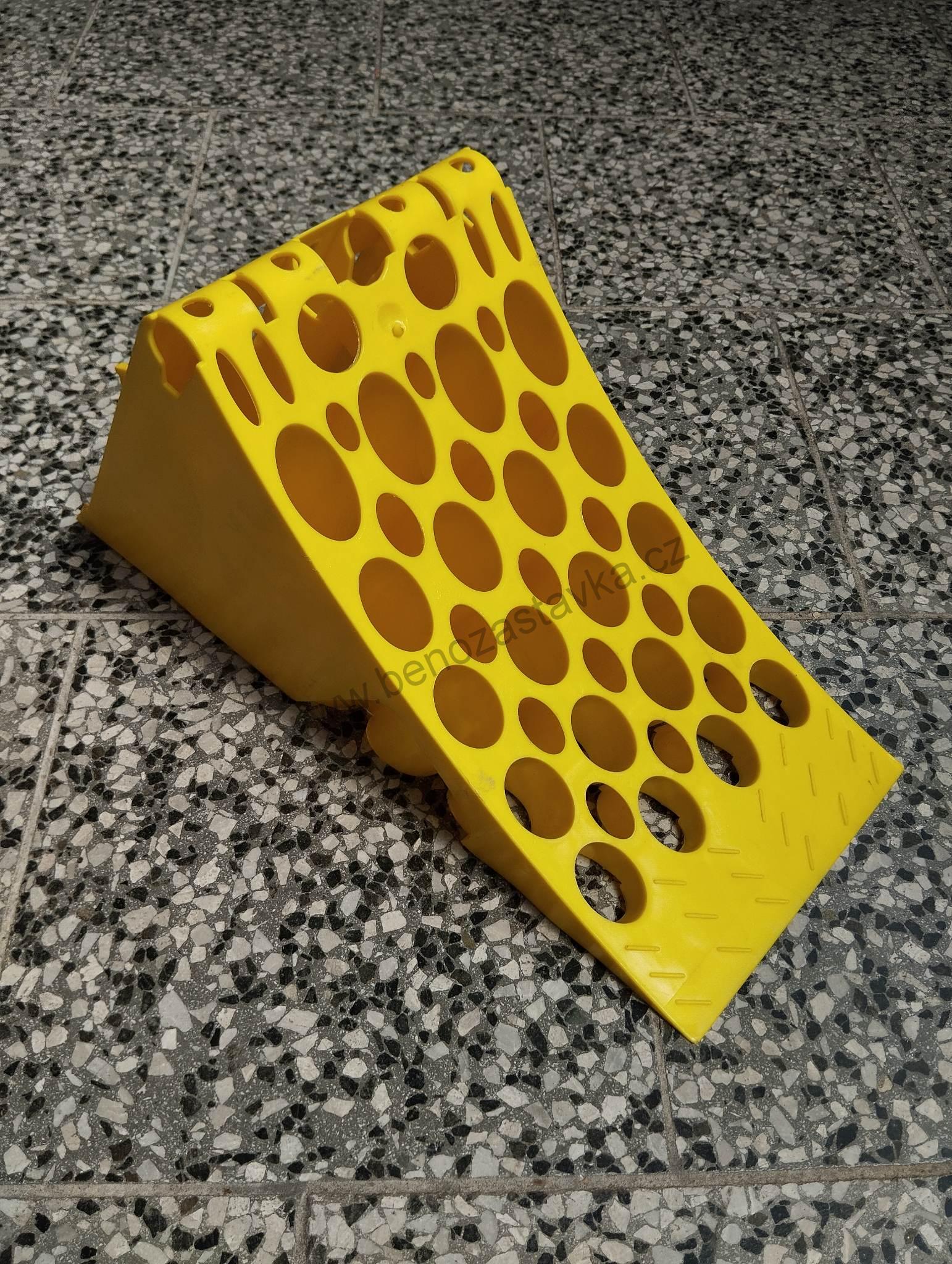 Patka - zajišťovací klín - 198x225x467mm