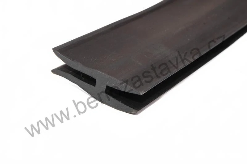 Těsnění mezi kabinu a blatník metráž - Zetor 25 A/K