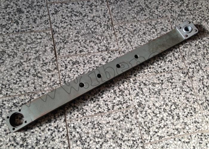 Spodní táhlo průměr 28,5 délka 860 - Zetor URI