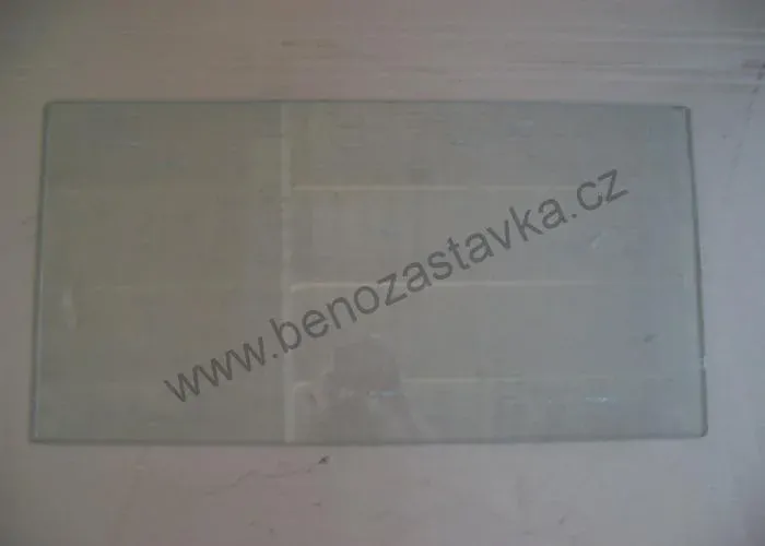 Sklo zadního průhledu - Zetor URII