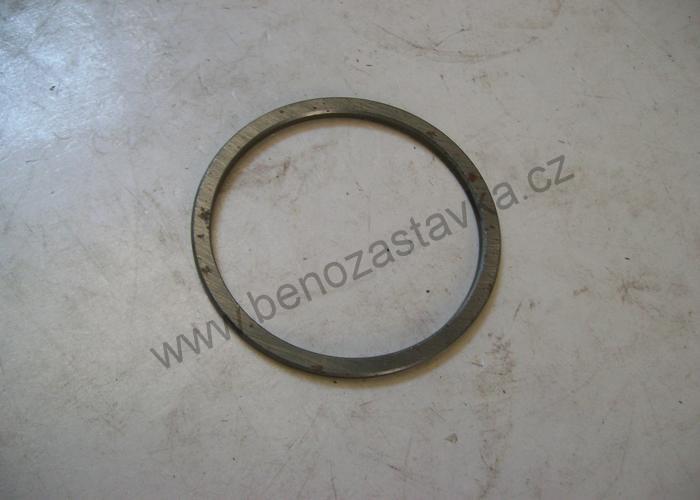 Distanční trubka - Zetor URII