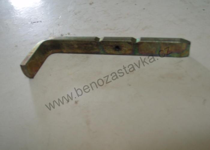 Zástrčka - Zetor URII