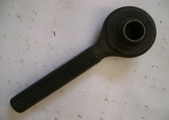 Šroub levého zvedacího táhla - Zetor URII