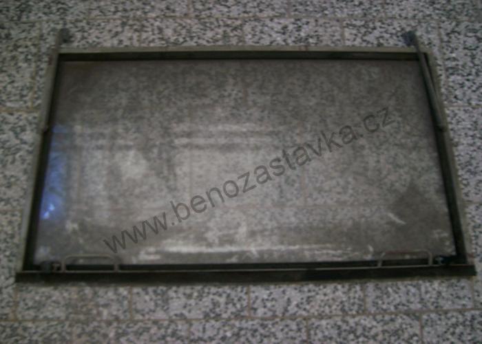 Zadní okno úplné - Zetor URII